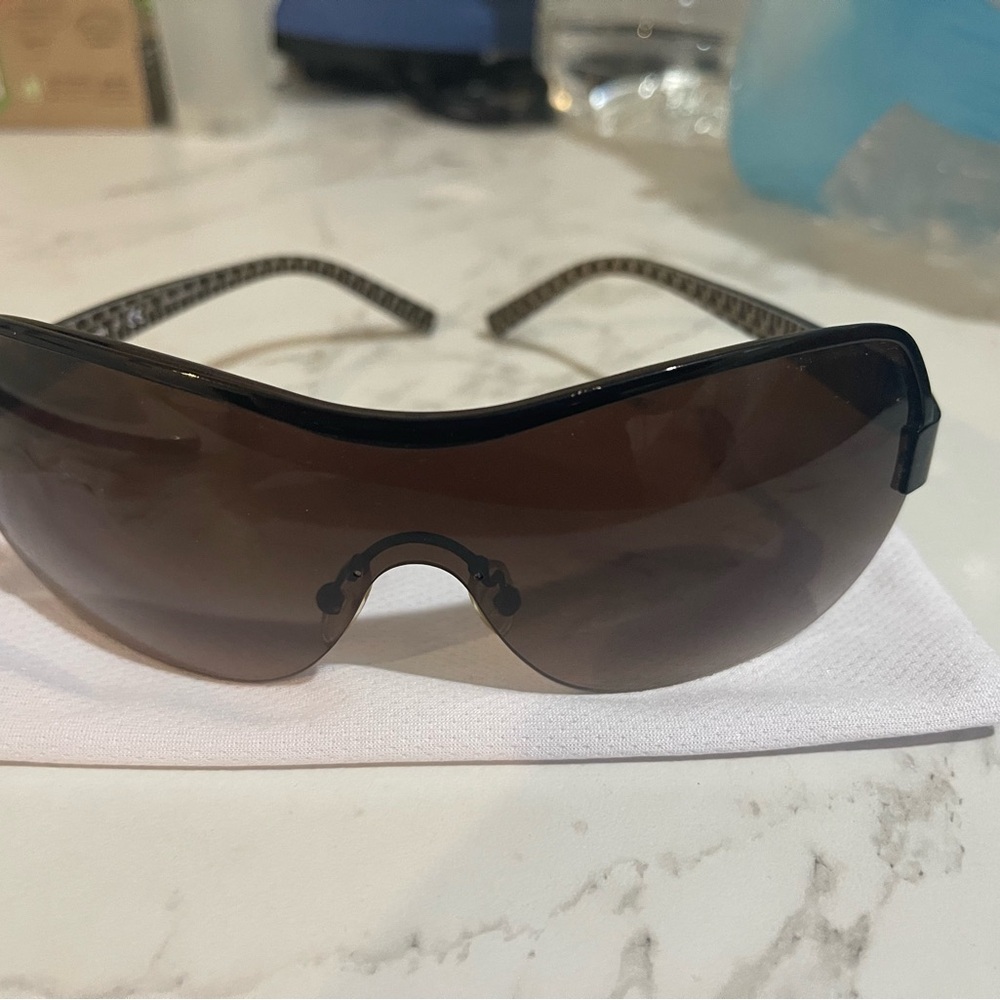 Sunglasses - Picture 5 of 5
